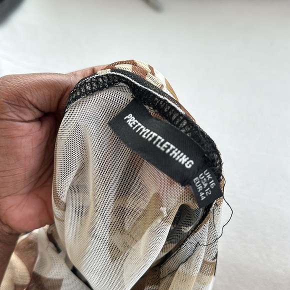 Mesh Ruched Cross Over Bodysuit Pretty little thing - Picture 3 of 3